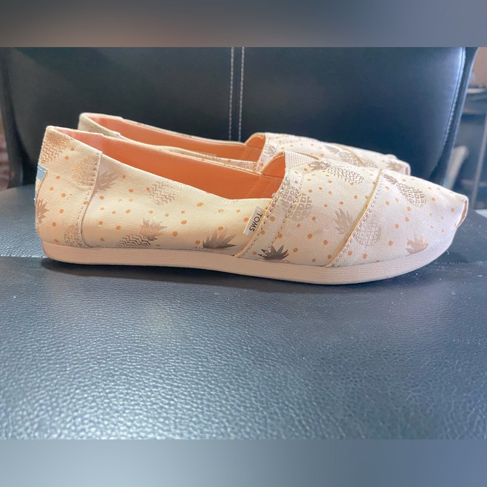 TOMS Women's Rose Gold Pineapple Print Slip-On Shoes Cream Size 6.5 - Picture 5 of 12